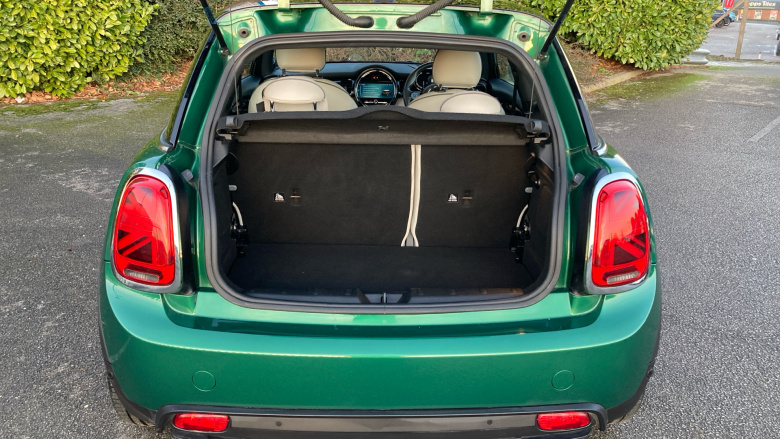 MINI Hatchback 135kW Cooper S Level 3 33kWh 3dr Auto Electric Hatchback